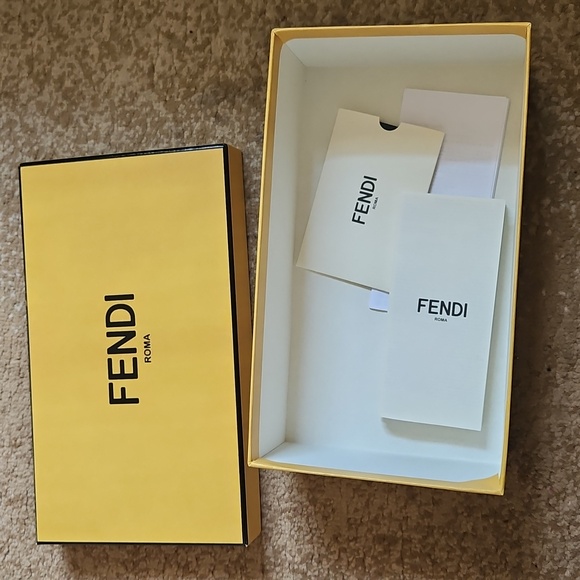🛑 FENDI Sunglasses Box - Picture 2 of 2
